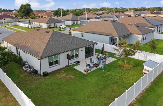 1067 MICHELANGELO Lane Gallery 3