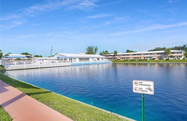 900 SW 11th Ave photos photos