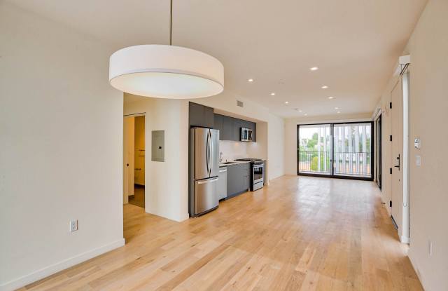 810 Ashland Gallery 2