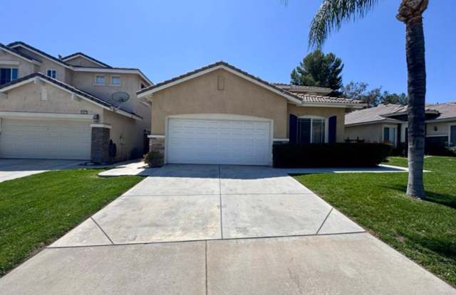 Beautiful 4 Bedroom + Office Home for Lease photos photos