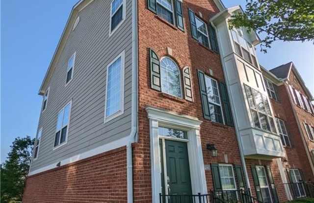 3482 Golden Gate Drive N Gallery 3