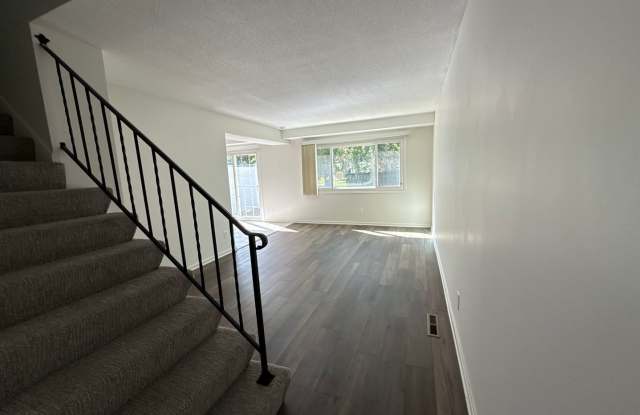 Updated 3BR Burnsville Twin Home with Large Yard & Fire Pit. Available NOW! Gallery 3