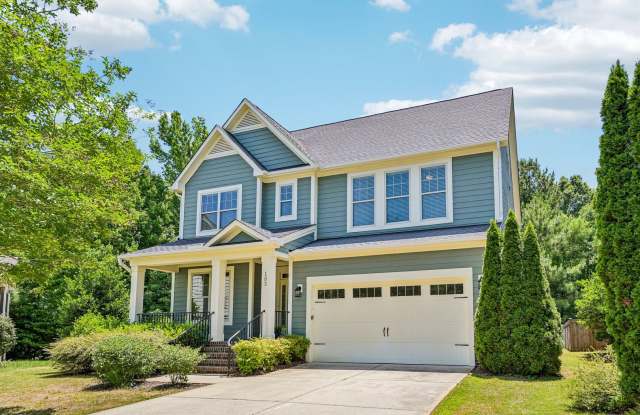 Spacious 4-Bedroom Home with Screened Porch & Peaceful Natural Setting Gallery 1