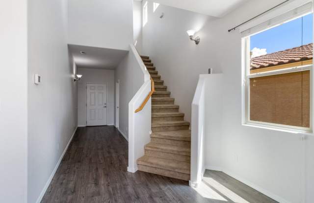 ***Holiday Special! 1/2 Off First Month's Rent*** 4 Bed / 3 Bath | 2 Car Garage | Cabezon Gallery 3