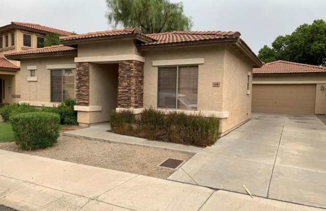 Charming 3 bedroom home in GATED community in Glendale!! photos photos