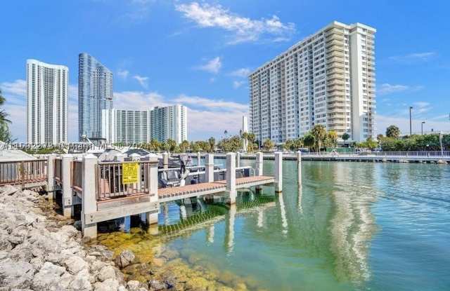 400 Kings Point Dr Gallery 2