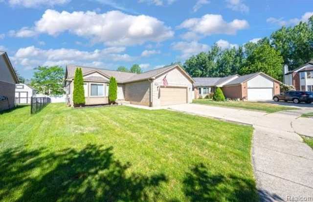 45925 Ashwood Lane Gallery 2