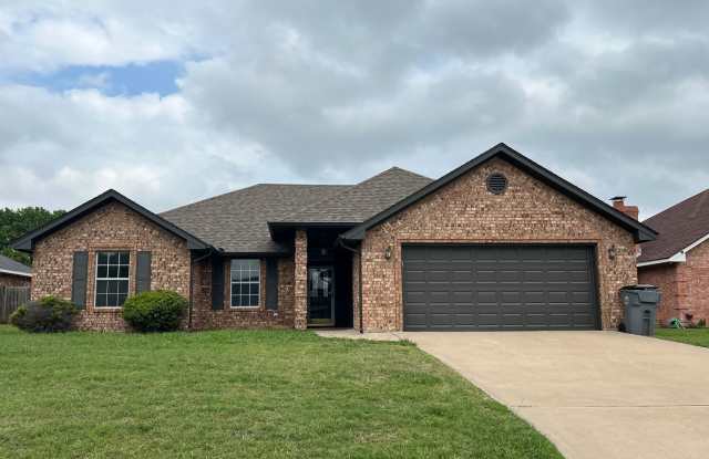 4010 SE Camelot Dr- COMING SOON! photos photos