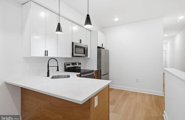 731 W HUNTINGDON Street Gallery 2