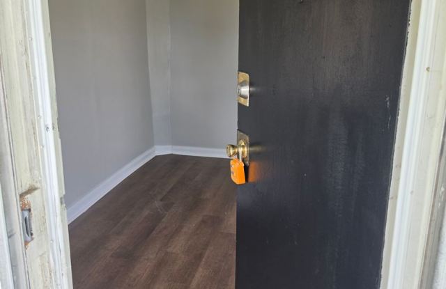 2 Bedroom 1 Bath House in Southwest Roanoke Gallery 3