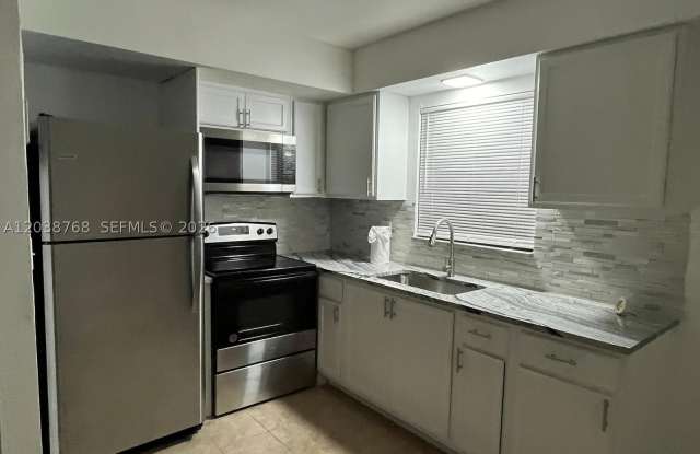 325 NE 2 photos photos