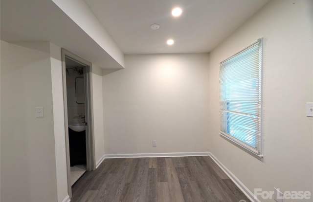 2220 Yorkhills Drive Gallery 3