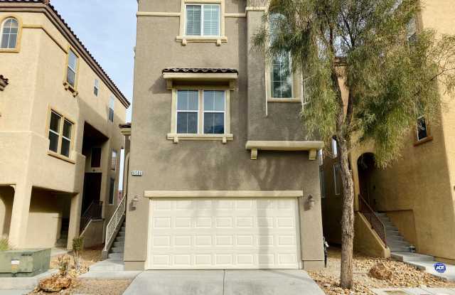 BEAUTIFUL 3 STORY FAMILY HOUSE IN EXCELLENT LOCATION OFF OF BLUE DIAMOND! Gallery 1