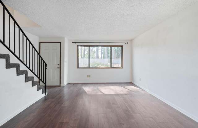 $500 move-in special! Well-kept, roomy 2-bdrm/1.5-bath Milwaukie unit. Private patio, quiet location, designated parking Gallery 1