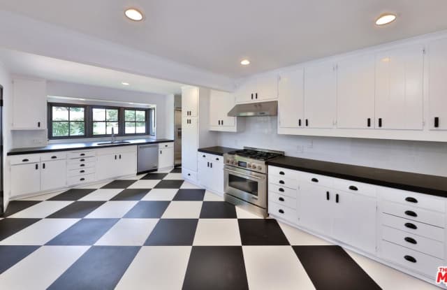 926 SAN VICENTE Gallery 4