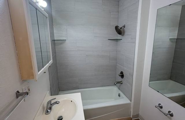 1 Bed 1 Bath + Flex Room - Updated! photos photos