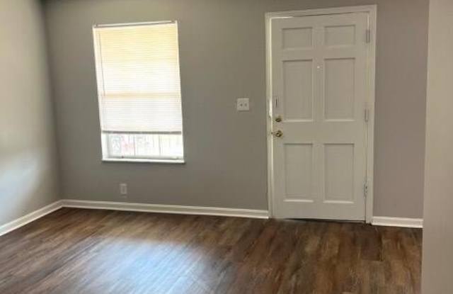 6983 Dixie Hwy photos photos