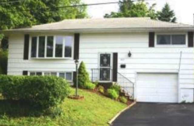 Beautiful 3 Bedroom Maine Endwell Schools!!! photos photos