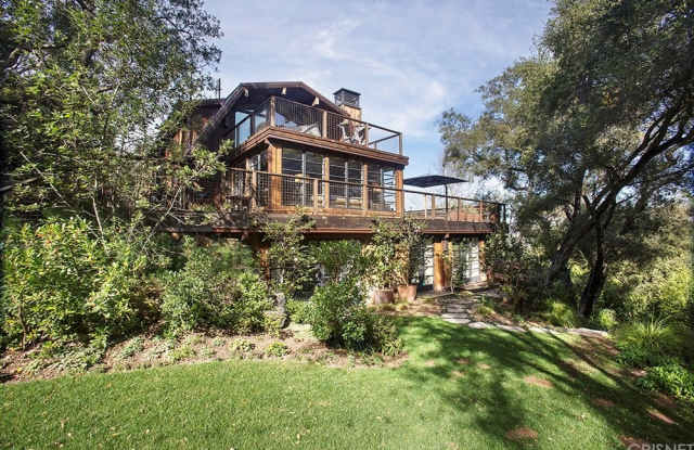 1126 Parkway - 1126 Parkway Trl, Topanga, CA 90290