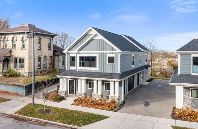 835 Fairview Avenue NE photos photos