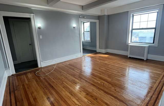 25 N Harrison St Gallery 2