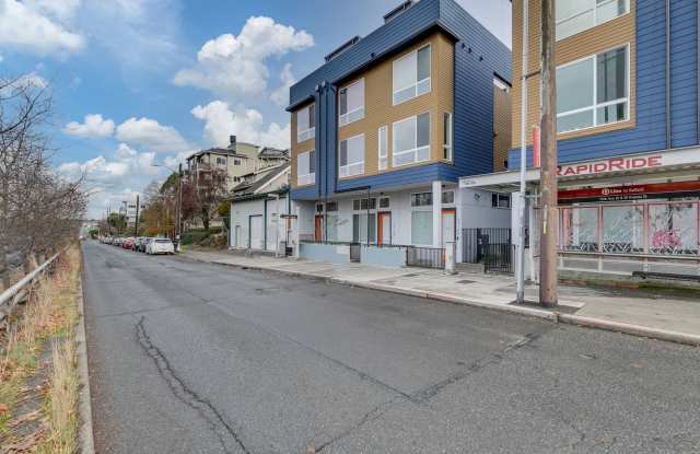 Queen Anne West Townhome with A/C Available Now! photos photos
