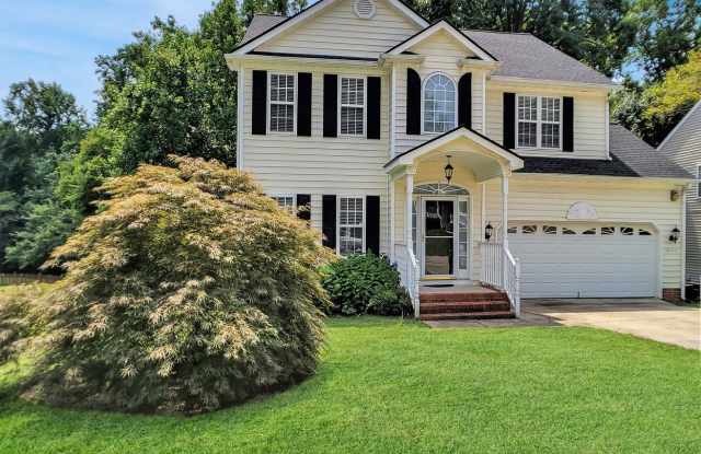 Beautiful 4BD/2.5BA home with 2 car garage and fenced back yard in quiet subdivision in North Raleigh! Gallery 1
