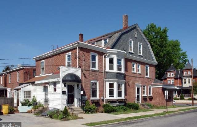 1448 POWELL Street Gallery 2