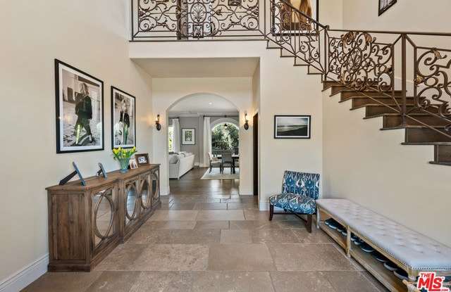 6401 Zumirez Dr Gallery 4