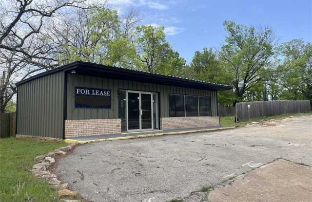 901 N Tone Avenue photos photos