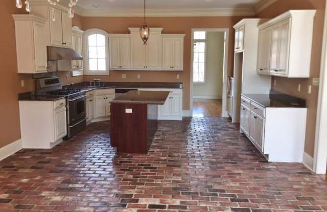 111 Dunvegan Court Gallery 3