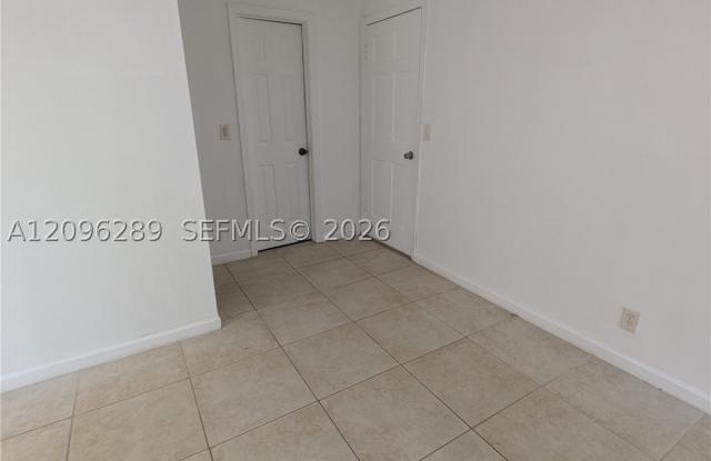 1326 SW 75th Ave Gallery 2