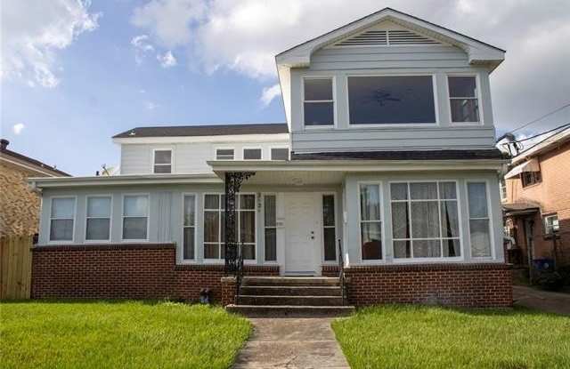 2123 TIMOLEON Street photos photos