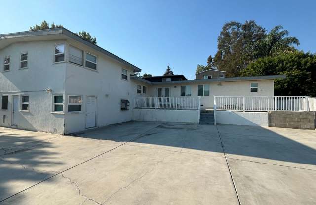 6 Bed/ 5 Bath on Campanile! Large back area! (Lease out, pending signatures. Check back in a few days!) - 4931 Campanile Drive, San Diego, CA 92115