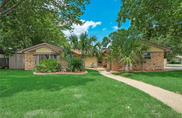 200 Plainview Drive Gallery 2