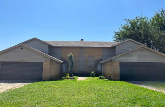 For Lease - 6810 Lancer Lane, Oklahoma City, OK. 73132 - $1500.00 Per Month photos photos