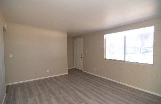 Charming 2 Bedroom 1 Bath Townhouse! East Tucson Location! Gallery 3
