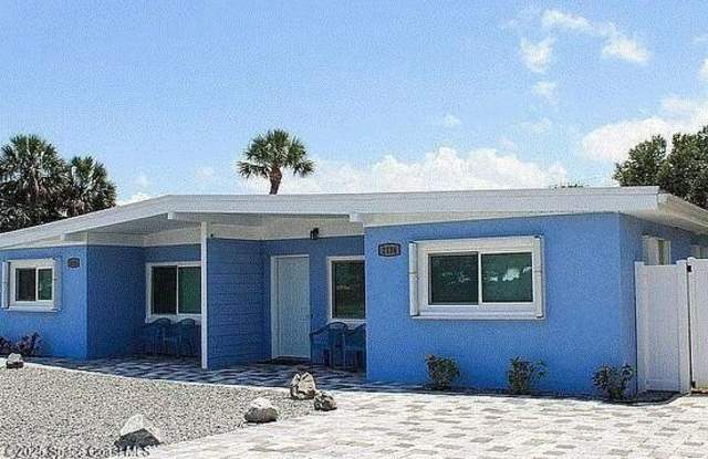 2136 Pineapple Avenue photos photos