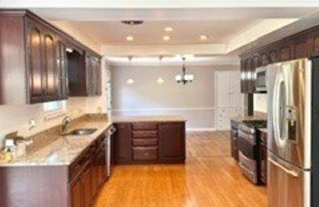 28175 Shaker Boulevard Gallery 4