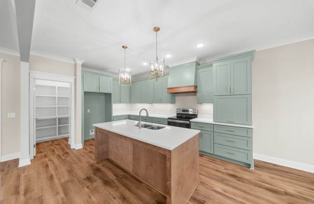 7 Honeysuckle Dr - AVAILABLE NOW! Gallery 3