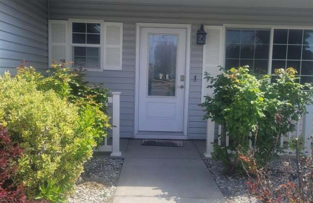 5607 Saddle Creek Lane - 5607 Saddle Creek Lane, Pasco, WA 99301