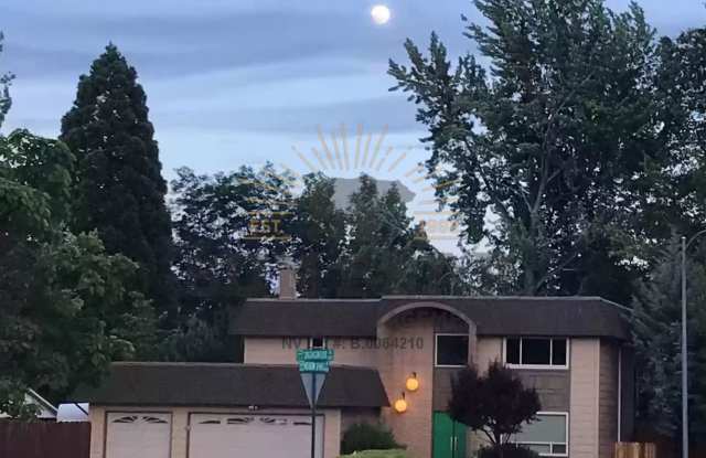 4 Bedroom in Reno!!!  Great Location! Gallery 3