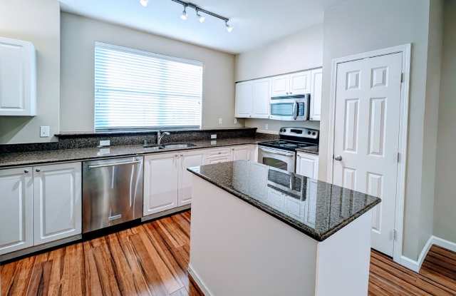 Spacious 2 Bedroom Townhome North Lynnwood photos photos