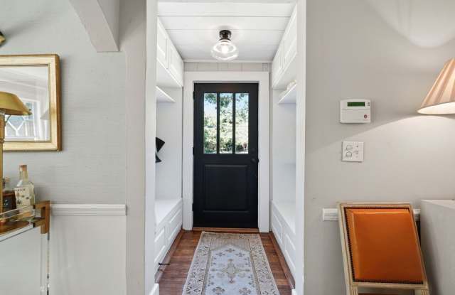 3305 Cambridge Road- Updated Charming Bungalow Gallery 4
