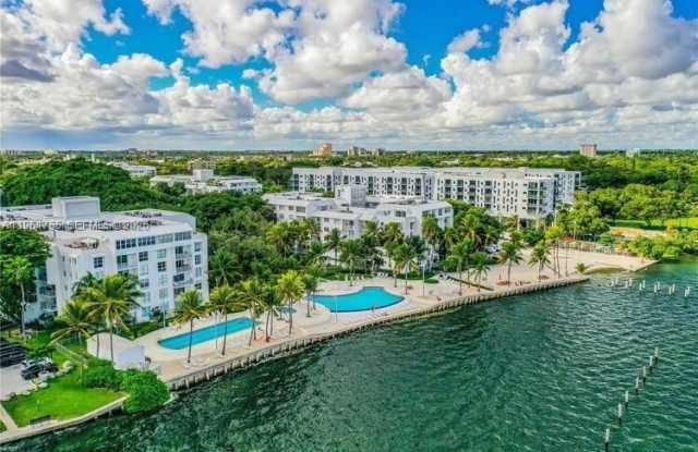 723 NE 62nd St photos photos