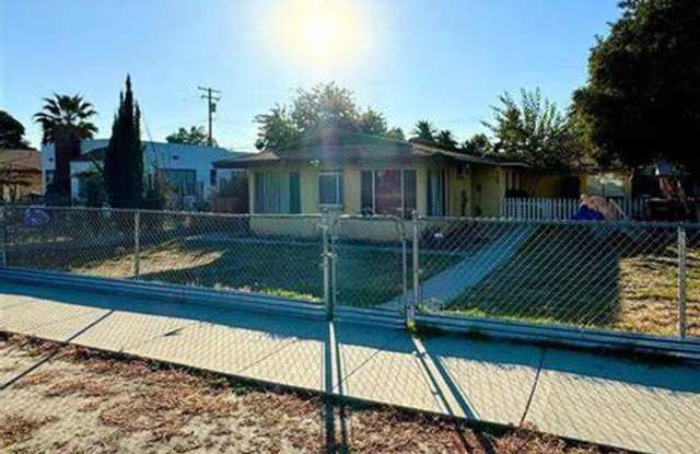 FOR RENT / DUPLEX $1800 photos photos