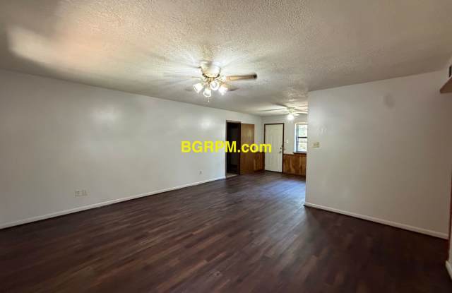 3 BD, 1 1/2 BA, home in Sherwood Gallery 3