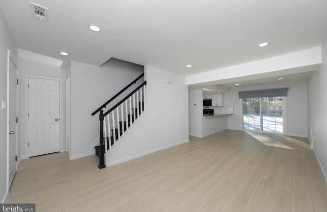 37 JAMES RUN Gallery 4