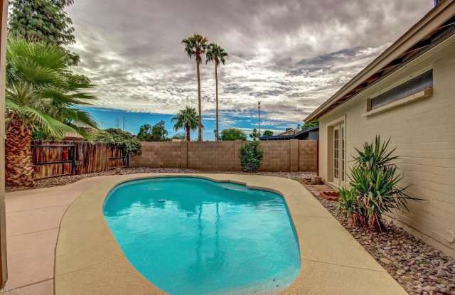 811 W Posada Ave - 811 West Posada Avenue, Mesa, AZ 85210