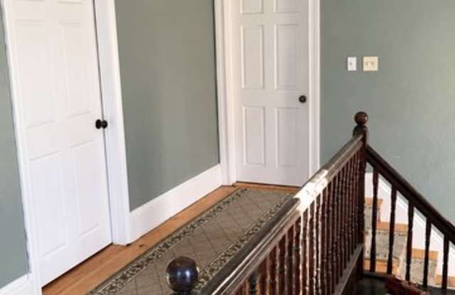 368 Pleasant St Gallery 2